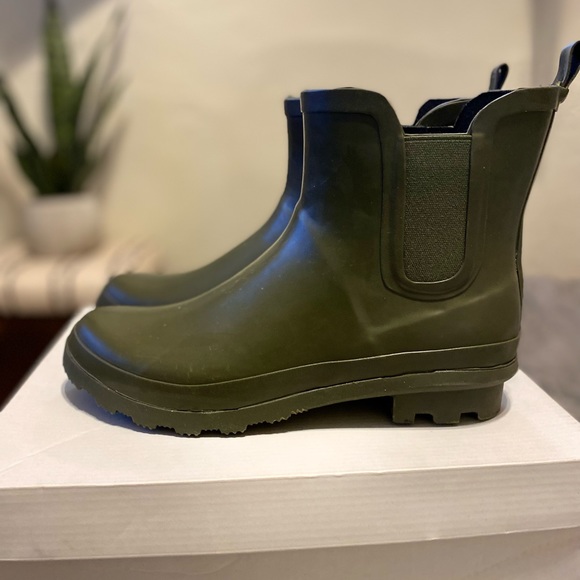 NWOT Women’s Nordstrom Rack Sz 9 Chelsea style rain boot - Picture 7 of 7